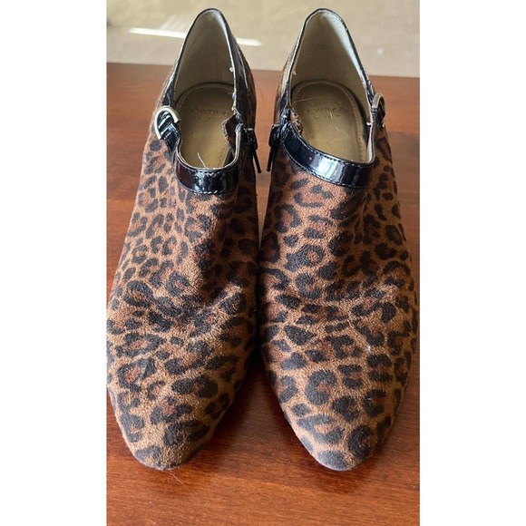 Circa Joan And David Luxe - 7.5M Leopard Booties - Picture 6 of 7